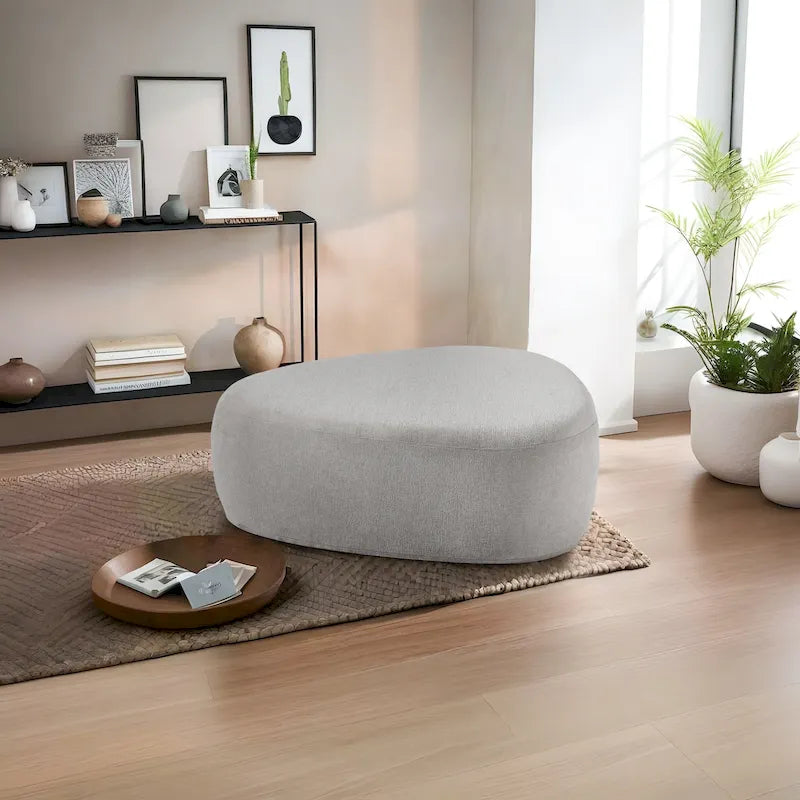 Ottoman rembourré en triangle arrondi de 43 po, grand pouf en tissu